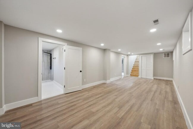 Building Photo - 2414 Phillips Dr