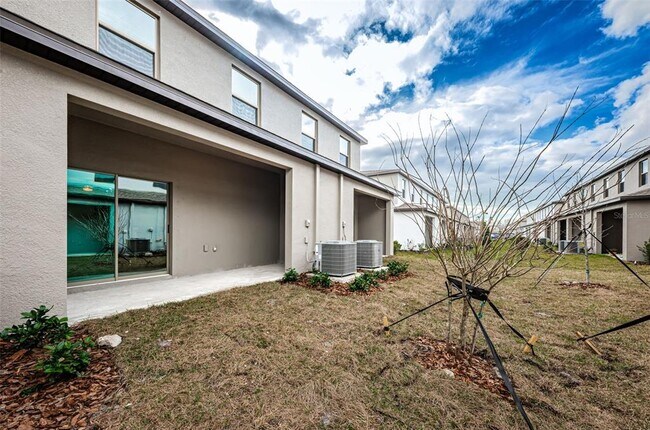 Building Photo - 8327 Crescent Oaks Dr