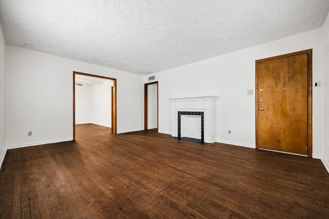 Building Photo - 2308 McClendon St