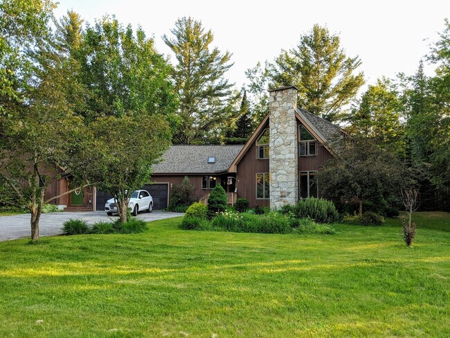 Building Photo - 140 Paquette Cir