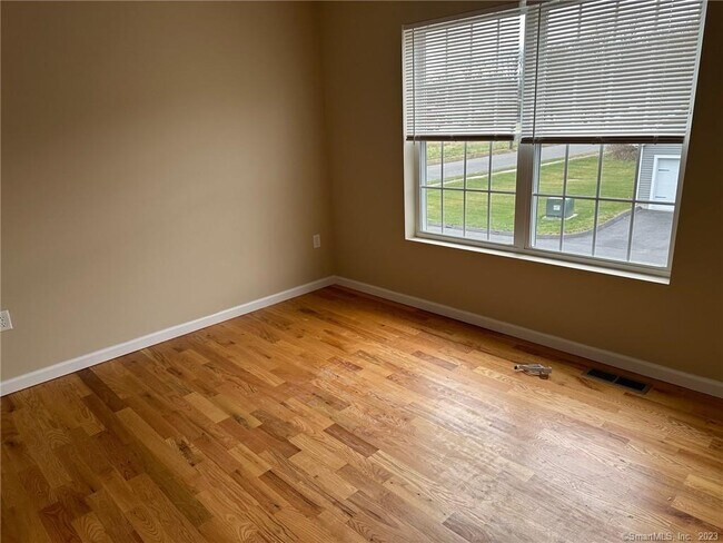 Building Photo - 27 Tridell Dr