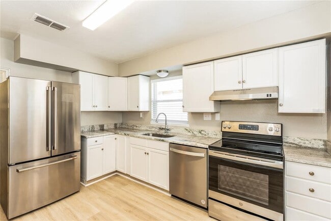 Building Photo - 4626 20th Ave N