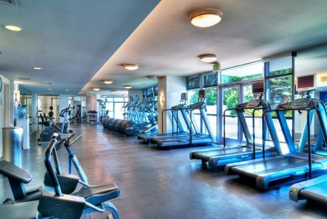 Building Photo - 13700 Marina Pointe Dr