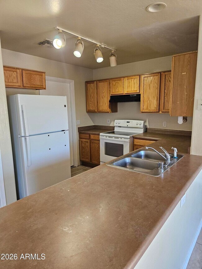 Building Photo - 11108 W Devonshire Ave