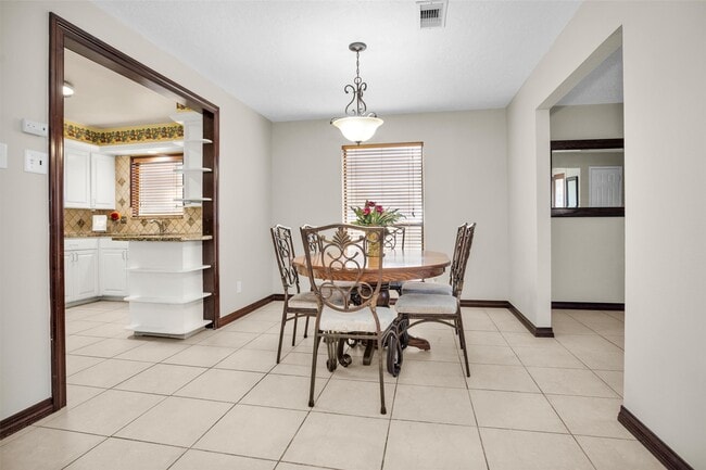 Building Photo - 1102 Mosher Ln