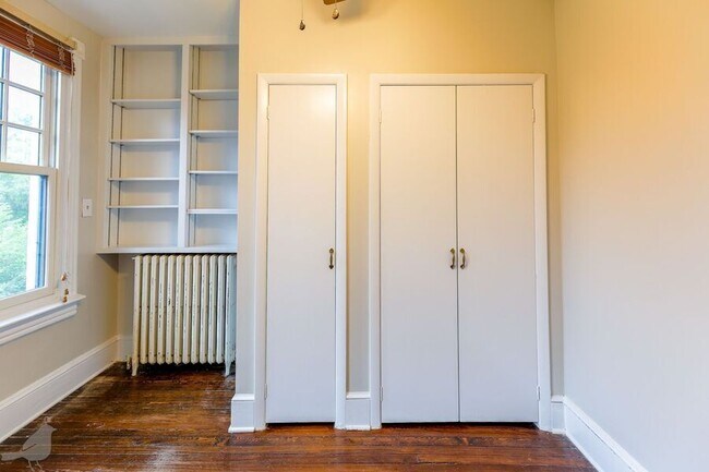 Building Photo - 337 14th St NE