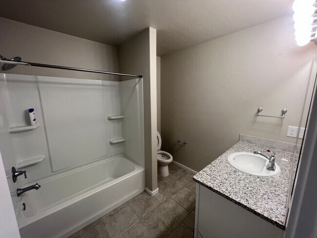 Building Photo - Frenship ISD 3 bed 2 bath 2 car garage