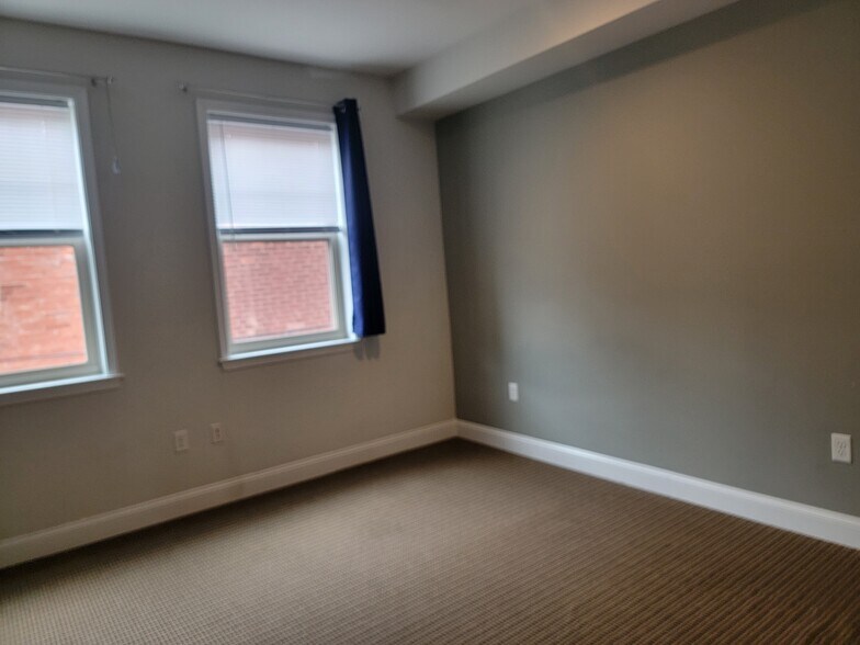 Building Photo - 1239 N 31st St