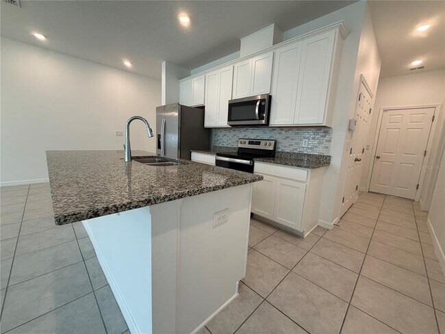 Building Photo - 15025 Willow Arbor Cir