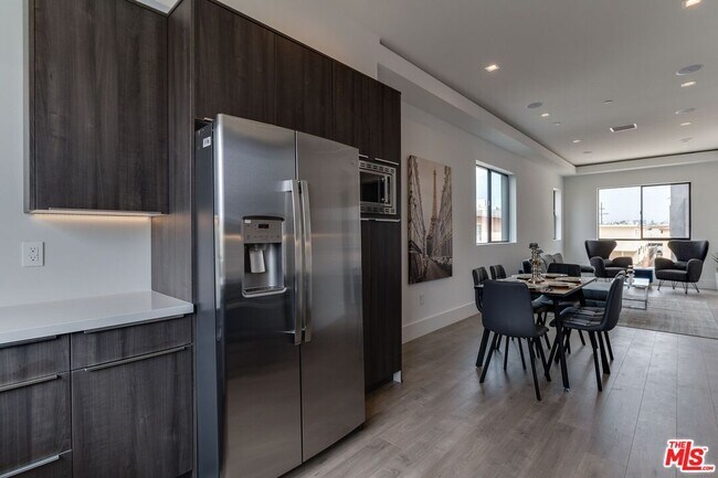 Building Photo - 4830 1/2 Pickford St