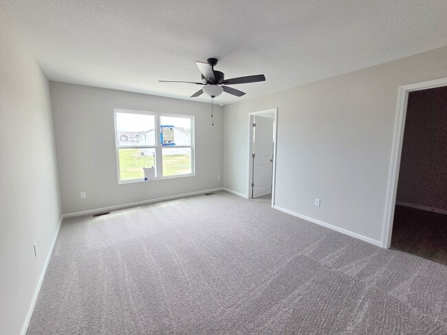 Building Photo - 3565 Canal Square Dr