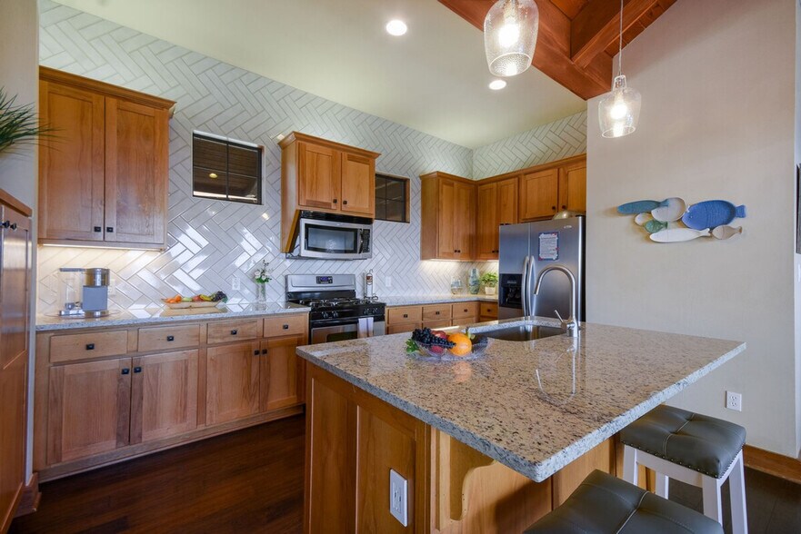 Building Photo - 7221 Trident-SI ID1521782P