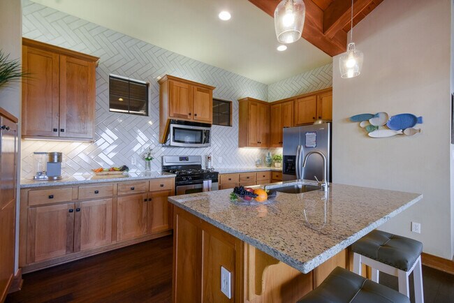 Building Photo - 7221 Trident-SI ID1521782P