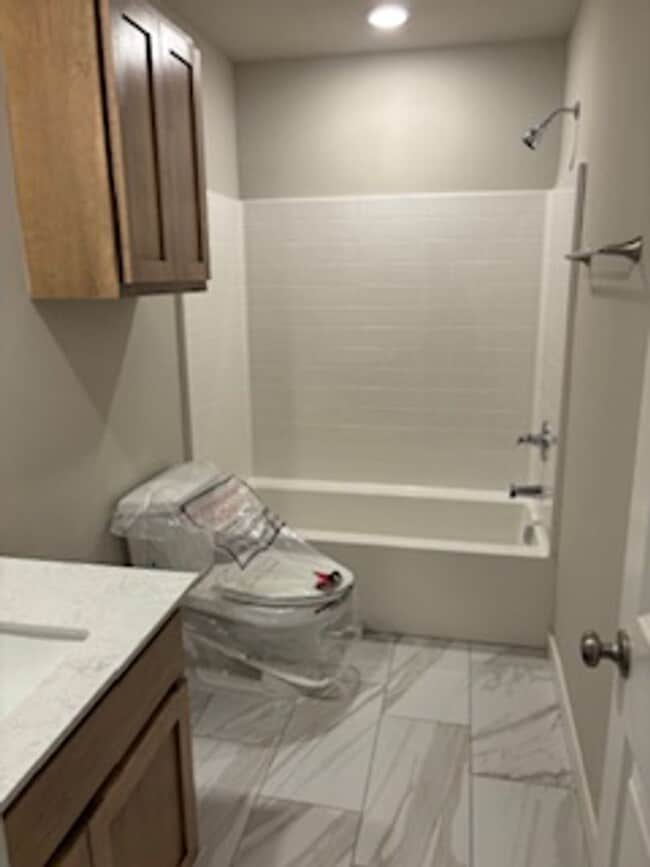 Building Photo - 2312 SE 92nd Terrace