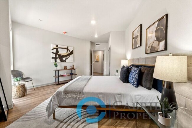 Building Photo - 3093 Broadway