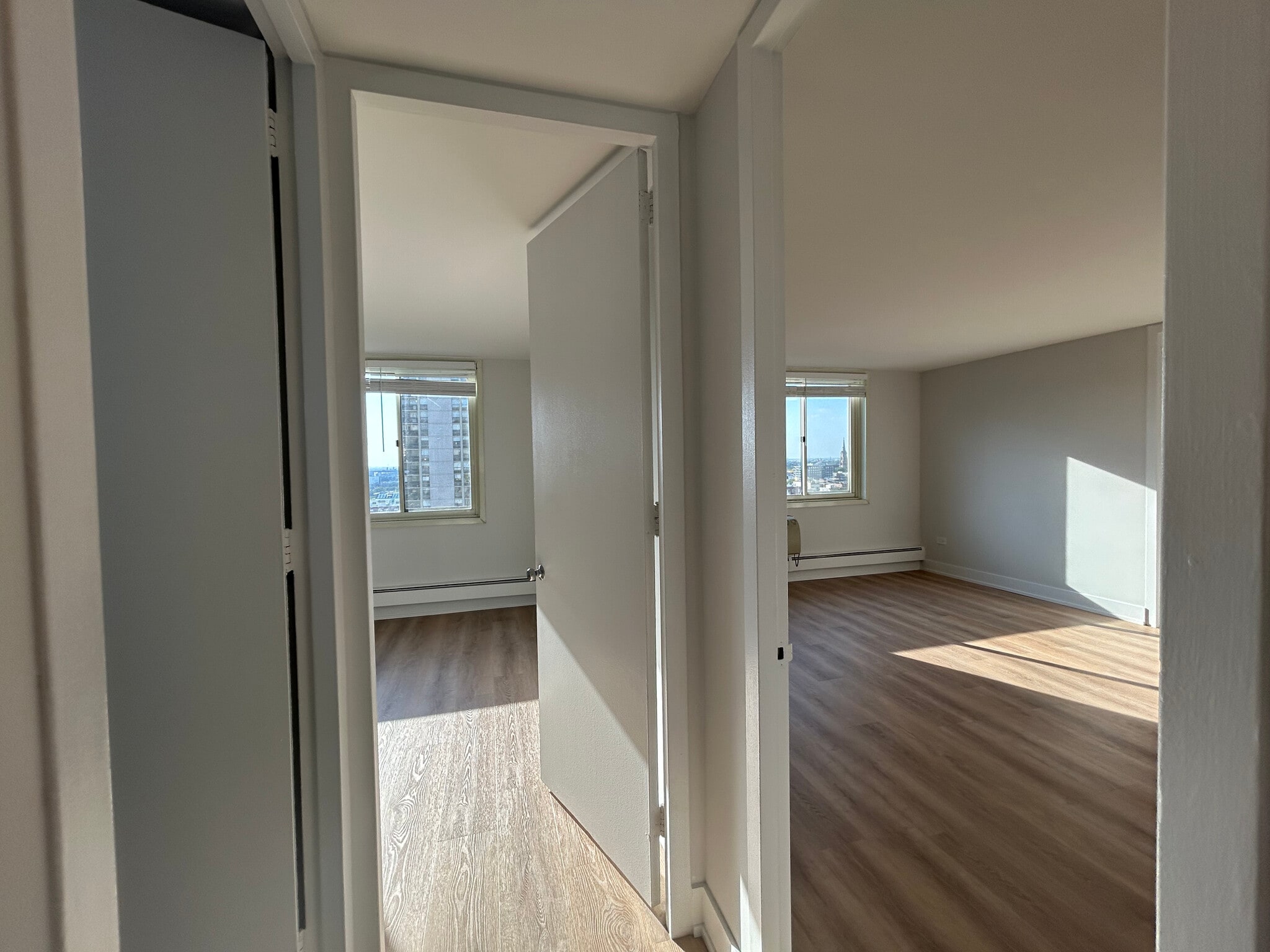 Building Photo - 1350 N Dearborn St