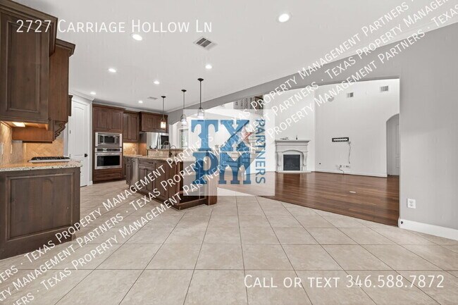 Building Photo - 2727 Carriage Hollow Ln