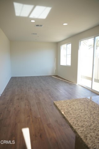 Building Photo - 295 Fuerte Dr