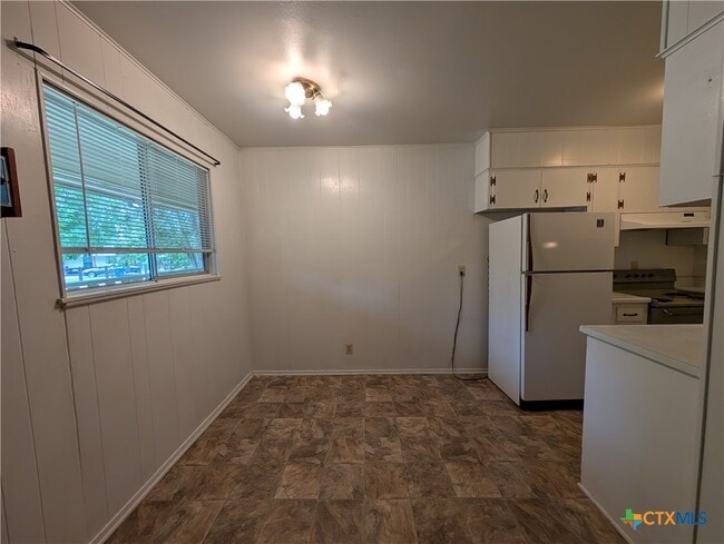 Building Photo - 165 Richter Ln