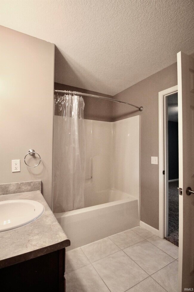 Building Photo - 10153 Archstone Cove