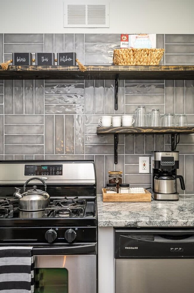 Building Photo - 215 Piedmont Ave NE