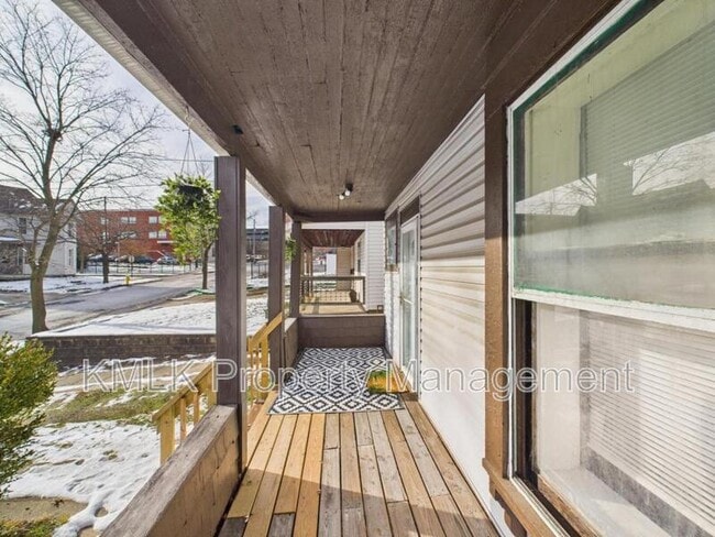 Building Photo - 635 Hazel St