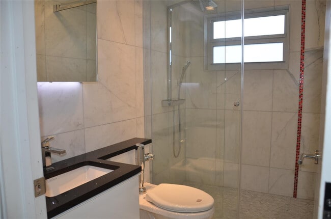 Building Photo - 6000 N Ocean Blvd