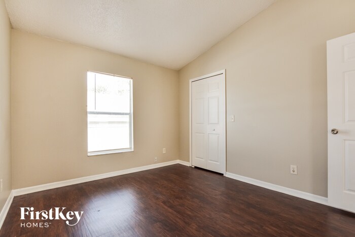 Building Photo - 7543 Groveoak Dr