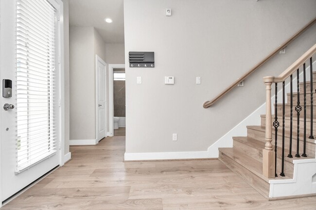 Building Photo - 1105 Olivier Ln