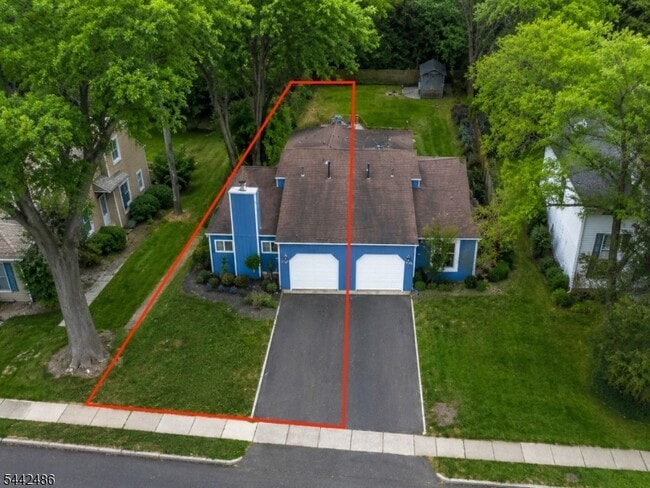 Building Photo - 221 Myrtle Ave