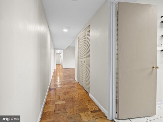 Building Photo - 10613 Montrose Ave