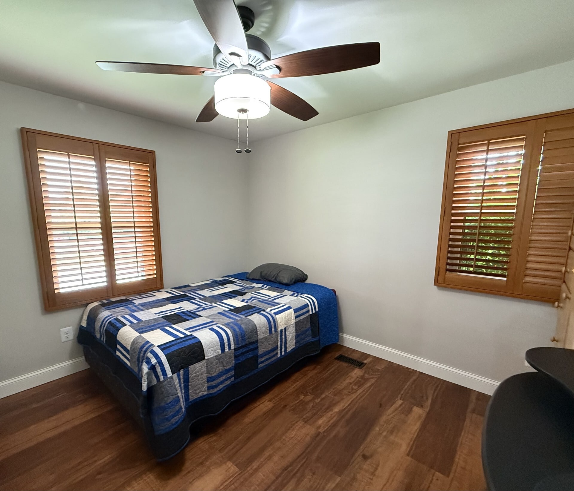 Bedroom - 825 Washington Rd
