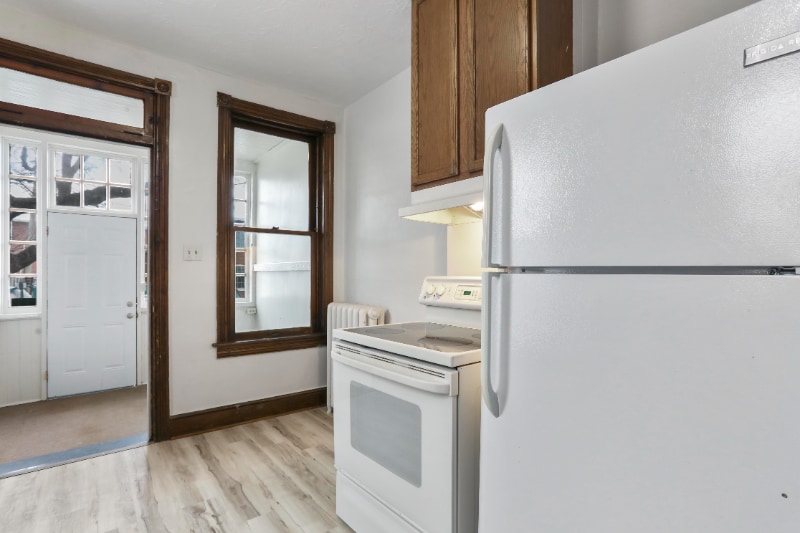 Building Photo - 358 York St