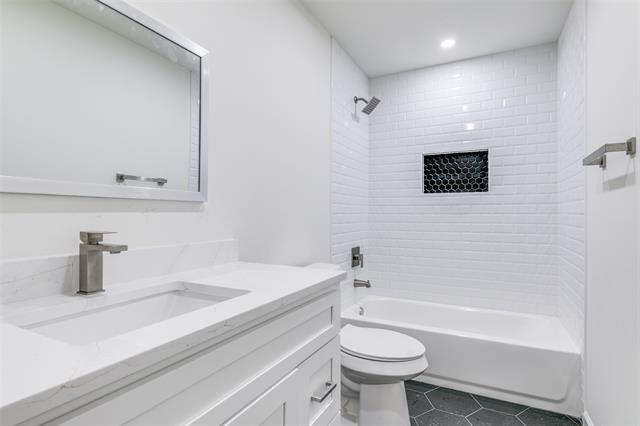 Building Photo - 2917 Dale Dr