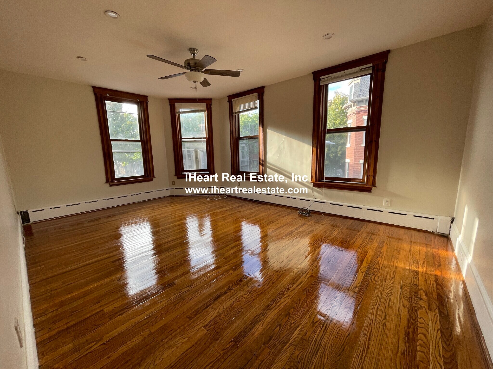 Building Photo - 338 K St