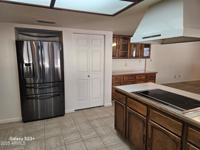 Building Photo - 2344 W Lobo Ave