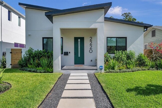 Building Photo - 2220 2nd Ave N