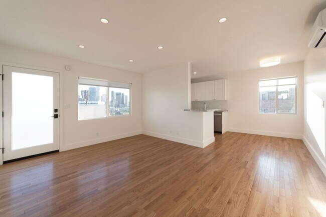 Building Photo - 1167 Bellevue Ave