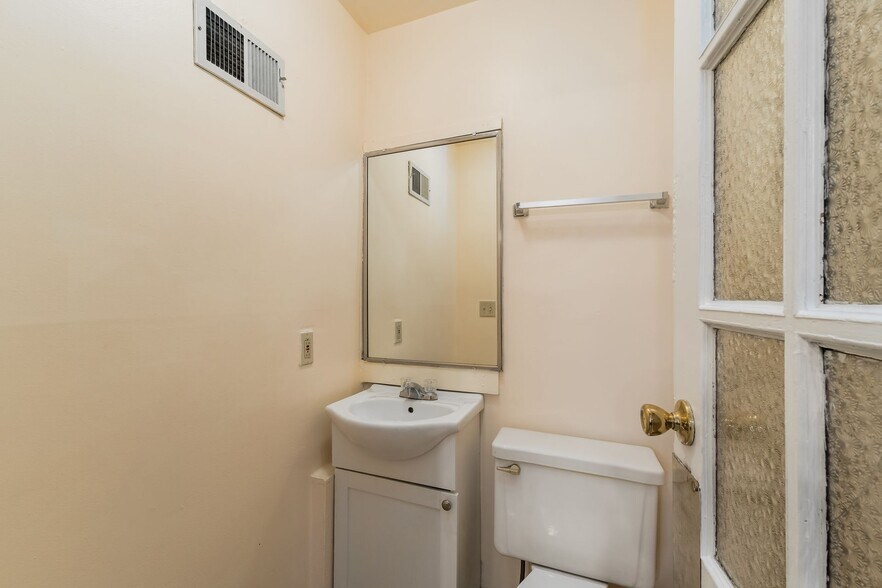 Building Photo - 277 S Champion Ave