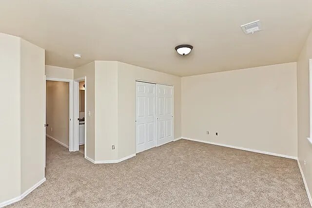 Building Photo - 471 Gunnison Way