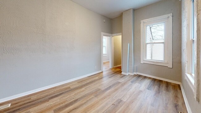 Building Photo - 3344 Seymour Ave