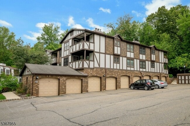 Building Photo - 21 Heritage Dr
