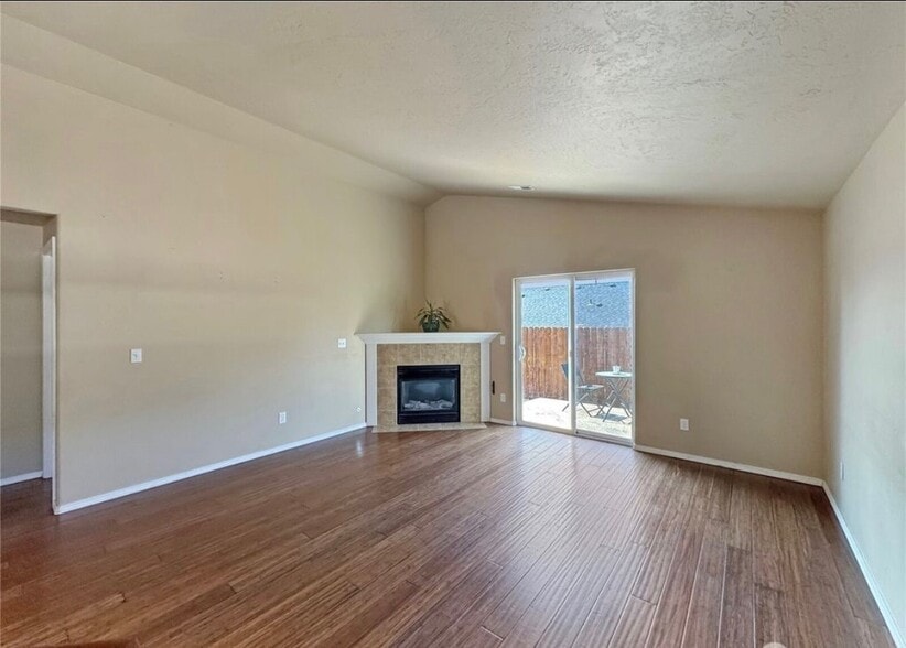 Living area - 314 SW Homestead Ave