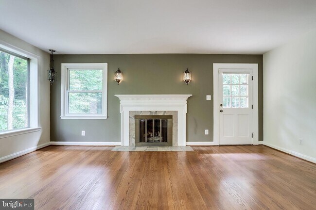 Building Photo - 5225 Old Dominion Dr