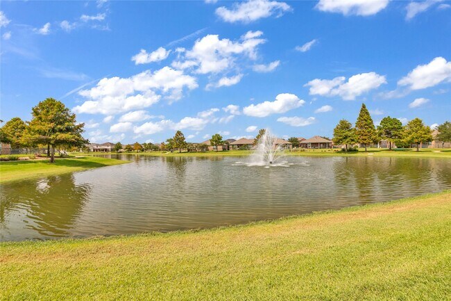 Building Photo - 15419 Benson Landing Dr