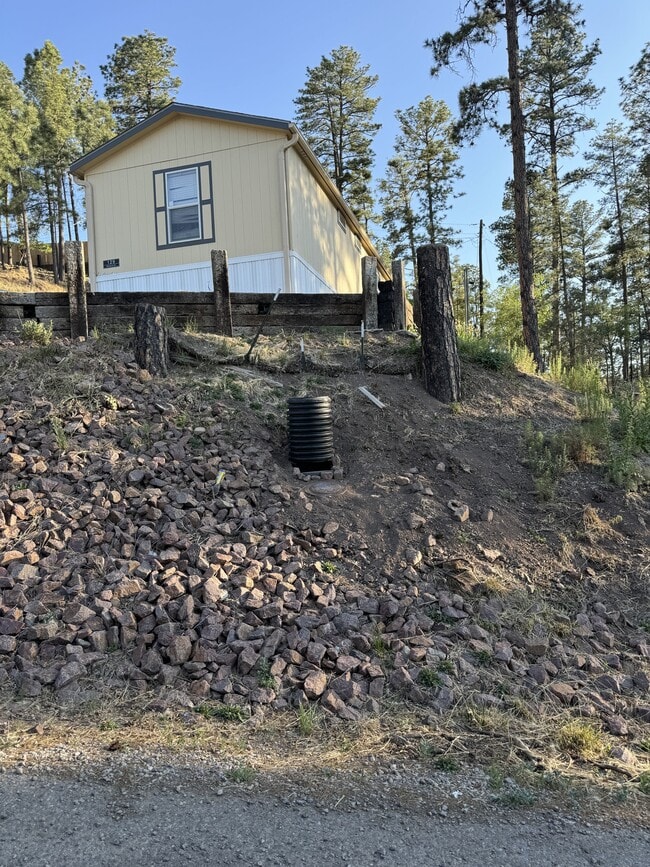 Building Photo - 129 Bonanza Dr