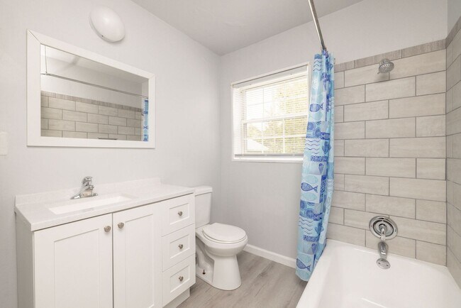 Building Photo - 103/105 Indiana Ln