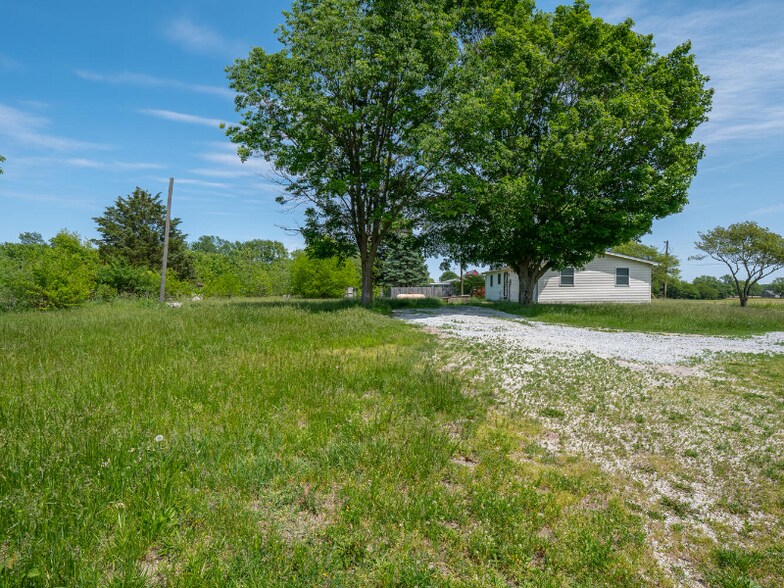 Building Photo - 5784 250N