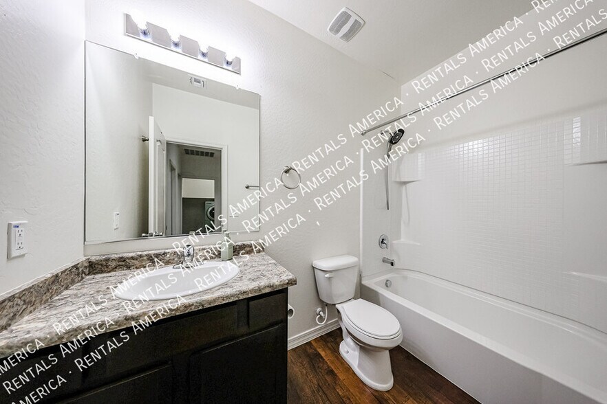 Building Photo - 38086 W Isabella Ln