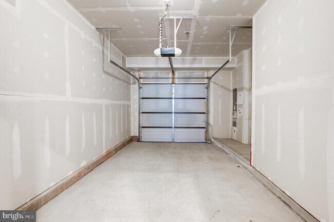 Building Photo - 43792 Middleway Ter